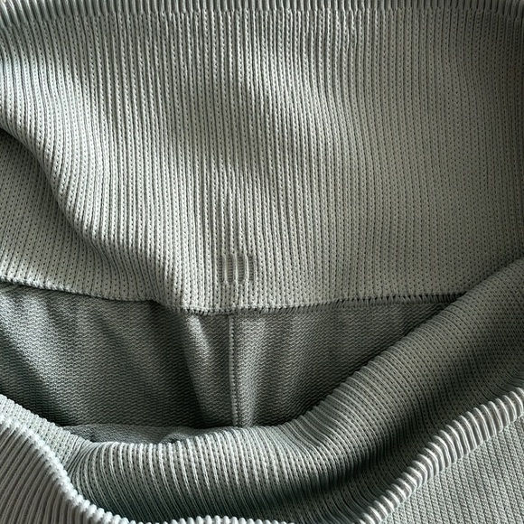 Lululemon Athletica Taryn Toomey Awakening Crop in Earl Grey - Picture 10 of 12